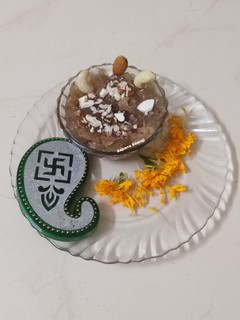 रताळ्याचा सात्विक शिरा (ratalyacha sheera recipe in marathi) रेसिपी चे मुख्य फोटो