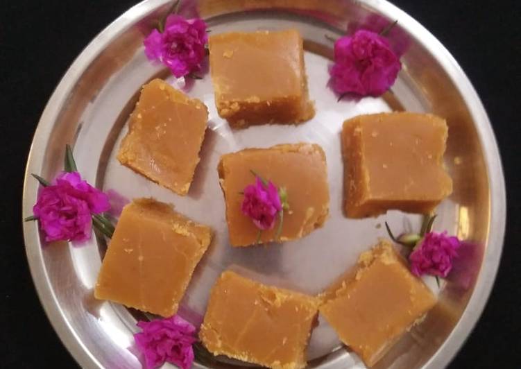 How to Make Quick Besan Burfi / Besan ki burfi