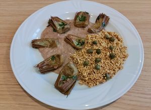 Foto di Carciofi trifolati con miglio e hummus di fagioli borlotti
