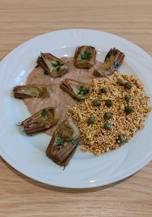 Foto di Carciofi trifolati con miglio e hummus di fagioli borlotti