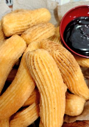 Foto resep Churros Cemilan satset gak pake ribet dengan Rasa yg Enakkk kesukaan si bocil ♥️
