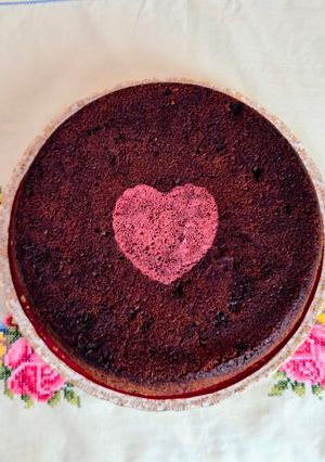 Una foto de Torta negra de pasas de uva 🍇