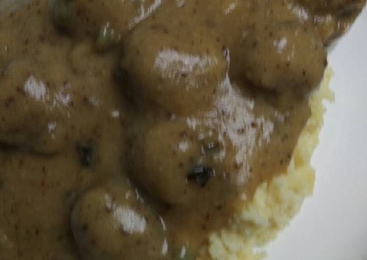 Recipe of Yummy Jalapeño Meatballs Mashed Potatoes and Jalapeño Gravy