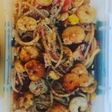 Spaghetti integral, pimiento asado, atún, gambas, cilantro