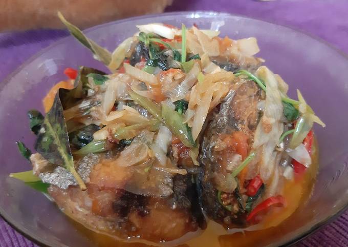 Resep Ikan Tongkol Tumis Kemangu Oleh Ryna Eva Cookpad