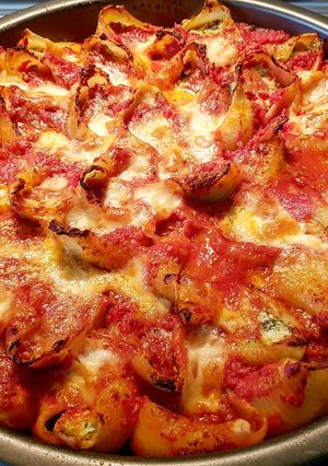 A picture of Stuffed Conchiglioni.
