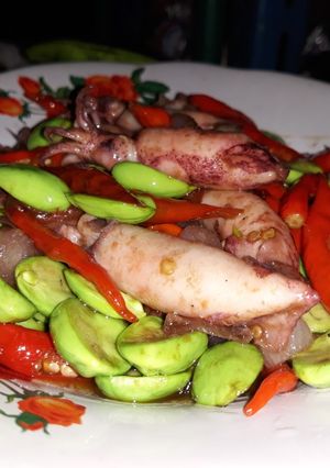 Foto resep Oseng cumi pete pedas simpel