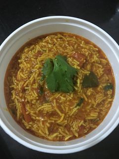 સેવ ટમેટાનું શાક (Sev Tomato Shak Recipe In Gujarati) રેસીપી મુખ્ય ફોટો