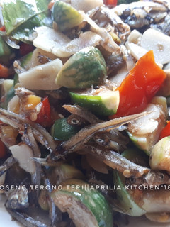 Foto resep Oseng terong teri