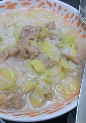 高麗菜肉羹粥 的食譜成品照片