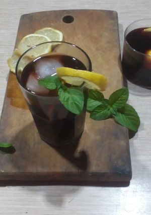 Una foto de Té helado de menta