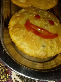 हरा चना कचौड़ी (hara chana kachori recipe in hindi) रेसिपी मुख्य फोटो