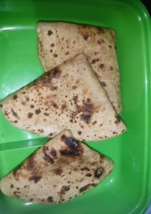 मसाला पराठा (Masala Paratha recipe in hindi) रेसिपी मुख्य फोटो