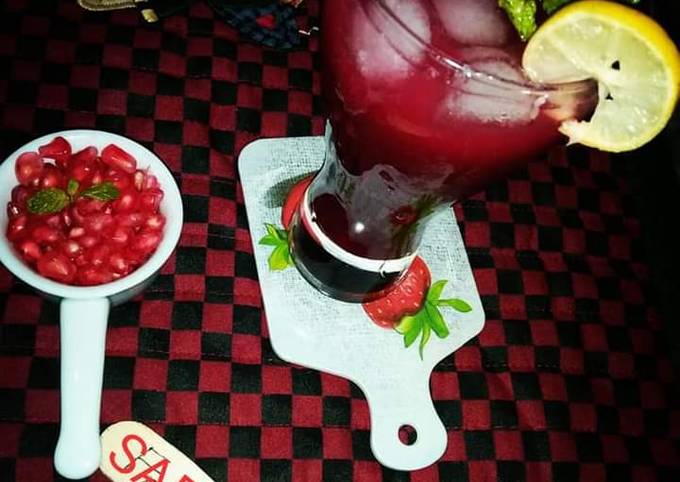 Steps to Prepare Jamie Oliver Pomegranate Lemonade🌺🍷🍋