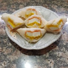 A picture of Paneer chutney idli.