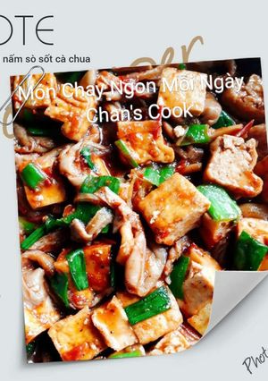 Hình của món Đậu hũ vs nấm sò sốt cà chua chay.