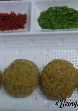 A picture of Baked Batata Wada.
