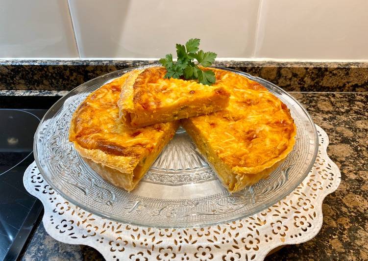 Pastel de hojaldre con queso y pisto, sin gluten