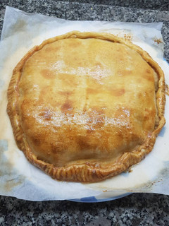 Una foto de Empanada hojaldrada de atún