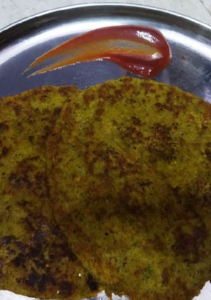 मूंग स्प्रॉटास चिला (moong sprouts cheela recipe in Hindi) रेसिपी मुख्य फोटो