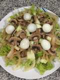 Ensalada 🥗 con fruta y 🥚