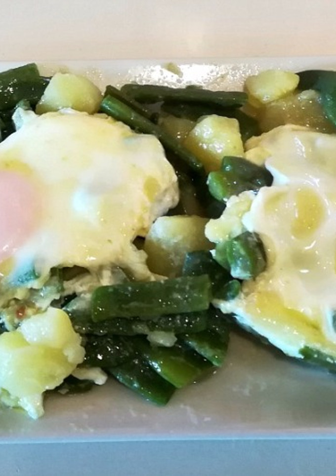 Una foto de Judías verdes con patatas  y... toque