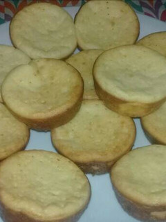 Una foto de Muffins de choclo, cebolla y queso