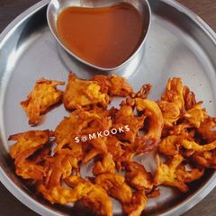 A picture of Onion Pakora.