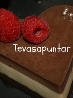 Una foto de Tarta tres chocolates