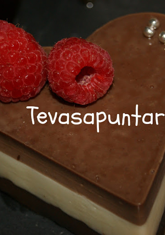 Una foto de Tarta tres chocolates