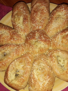 Una foto de Pan relleno de queso 🧀