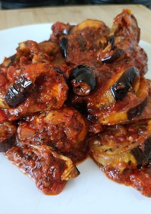A picture of Eggplant with Olives.