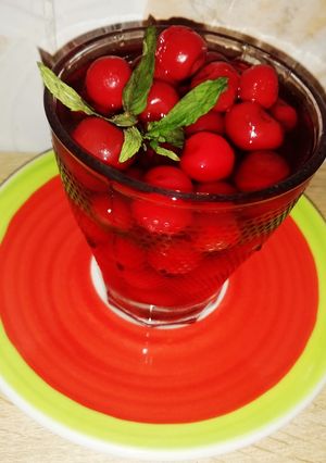 O poză a rețetei Compot de vișine 🍒.