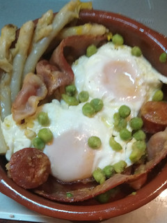 Una foto de Huevos a la flamenca