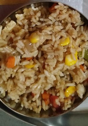 ફ્રાઇડ રાઇસ (fried rice recipe in gujarati) રેસીપી મુખ્ય ફોટો