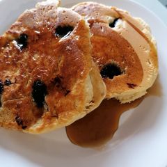 A picture of Fluffy Blueberry Pancakes.