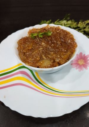 A picture of Sweet and Spicy Raw Mango Chutney.