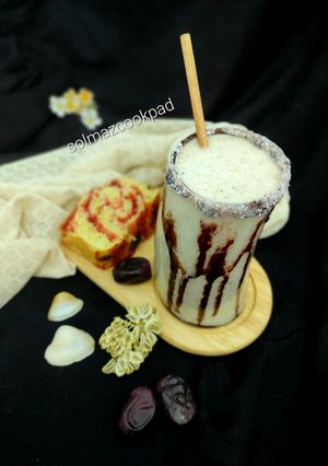 عکسی از دستور شیر خرما موزی solmaz