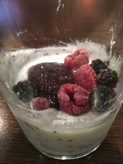 Una foto de Yogur ácido y dulce