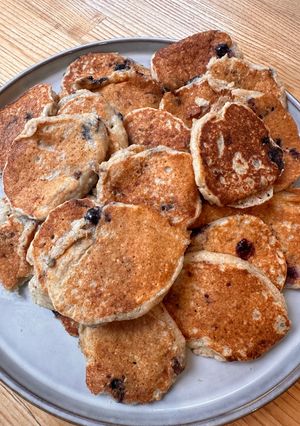 A picture of Blueberry and banana baby pancakes.