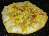 Tarta rápida de jamón, queso y orégano