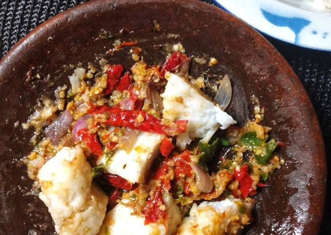 Resep: Sambel Cabe Merah Ijo Kemiri untuk Cocolan Ketupat Irit Anti Gagal