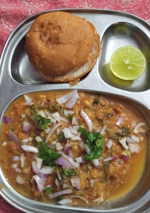 A picture of पाव भाजी रेसिपी (Pav bhaji Recipe).