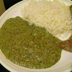 A picture of Cassava leaves.