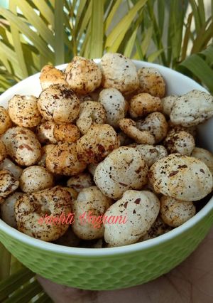 A picture of Masala foxnut (Makhana).