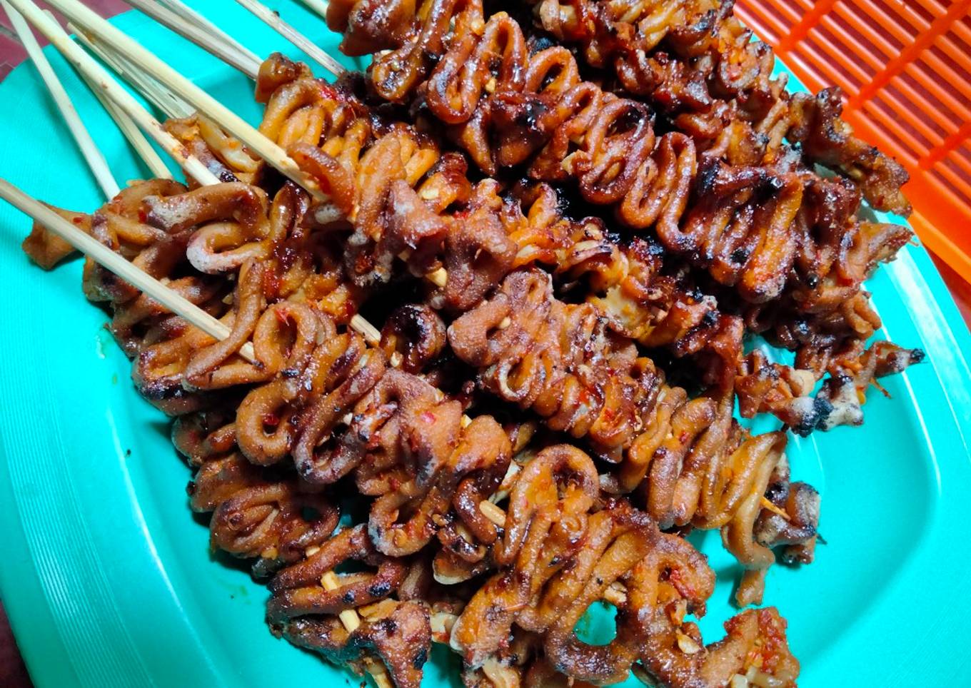 Sate usus pedas manis ala angkringan