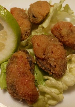 A picture of Fried breaded mussels.