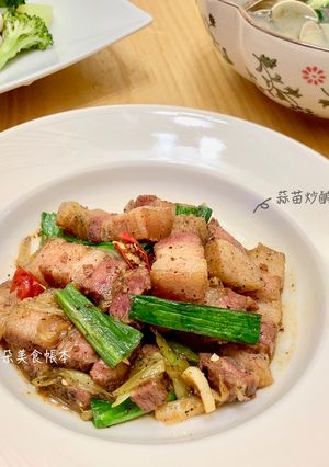 蒜苗炒鹹豬肉 的食譜成品照片