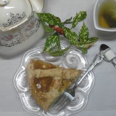 A picture of Greek Apricot Jam Tart (Pasta Flora).