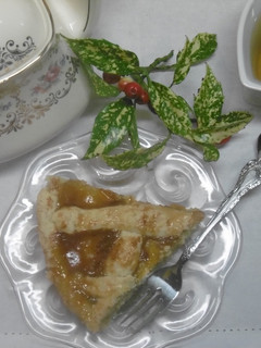 A picture of Greek Apricot Jam Tart (Pasta Flora).